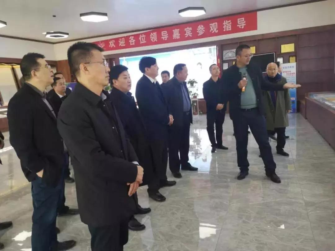 區(qū)領(lǐng)導(dǎo)親臨暖季地暖調(diào)研